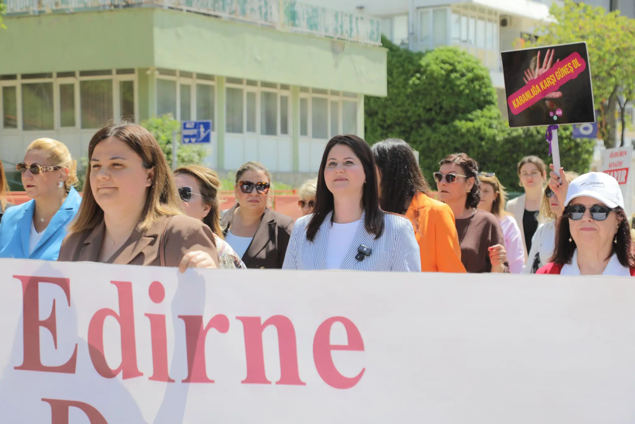ANNELER GÜNÜ’NDE EDİRNE’NİN DÖRT BİR YANINDA VEFA VE DAYANIŞMA galeri görseli